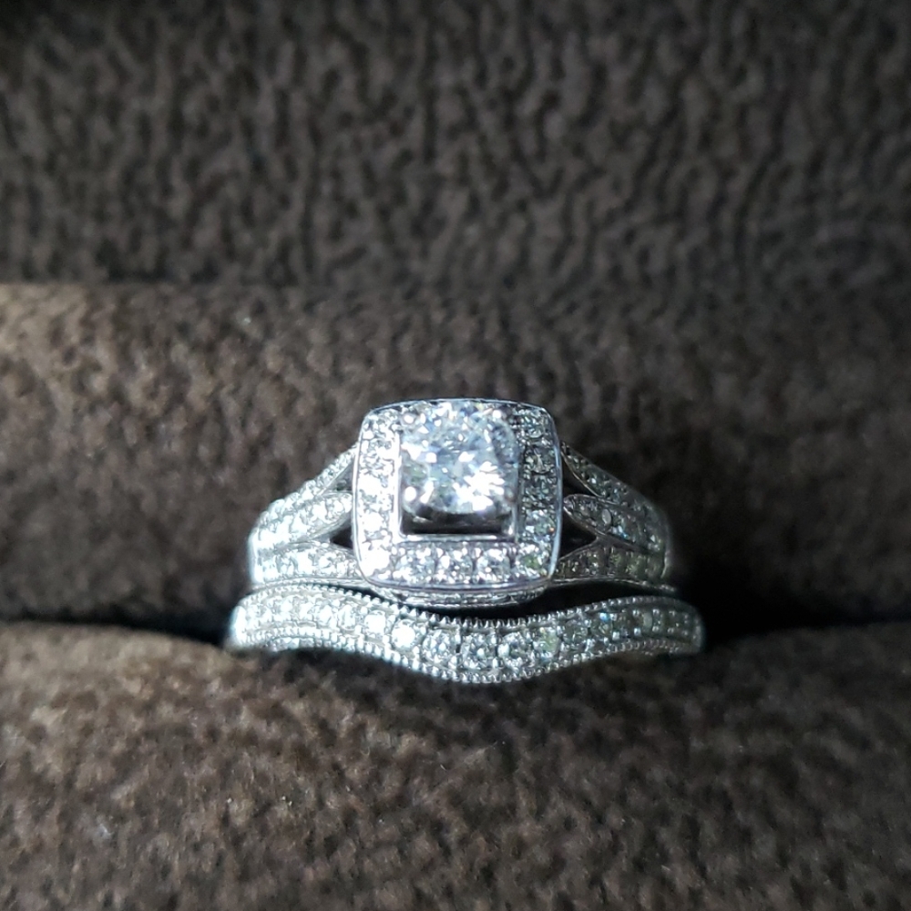 14 Kt diamond engagement ring & 14 Kt diamond anni